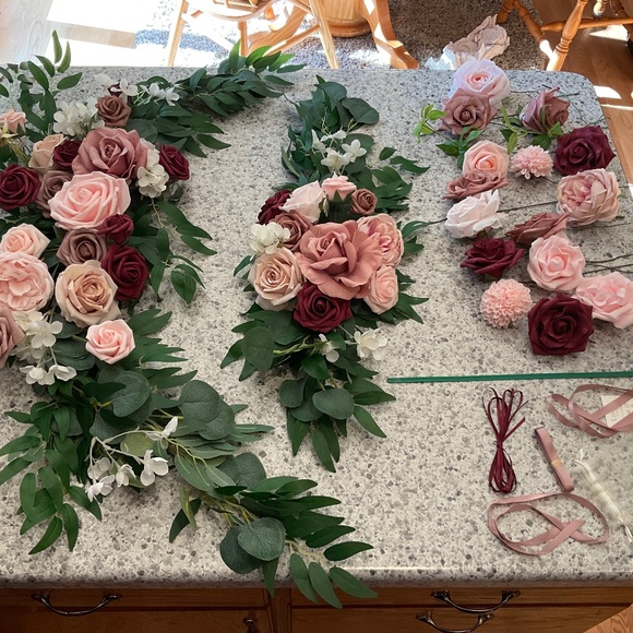 LINGS MOMENTS two piece floral arch/sign decor with matching drapes - Picture 1 of 3